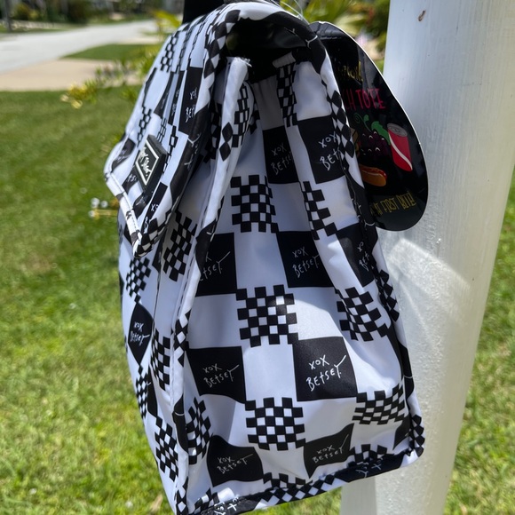 BETSEY JOHNSON Insulated Lunch Tote Checkered Design - Picture 8 of 13